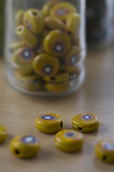 Hand-made indian glass beads - Yellow